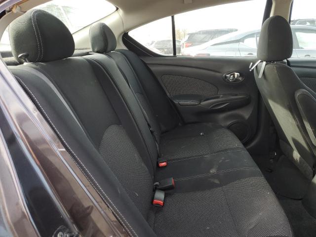 3N1CN7AP2FL852402 - 2015 NISSAN VERSA S 灰色 照片 10