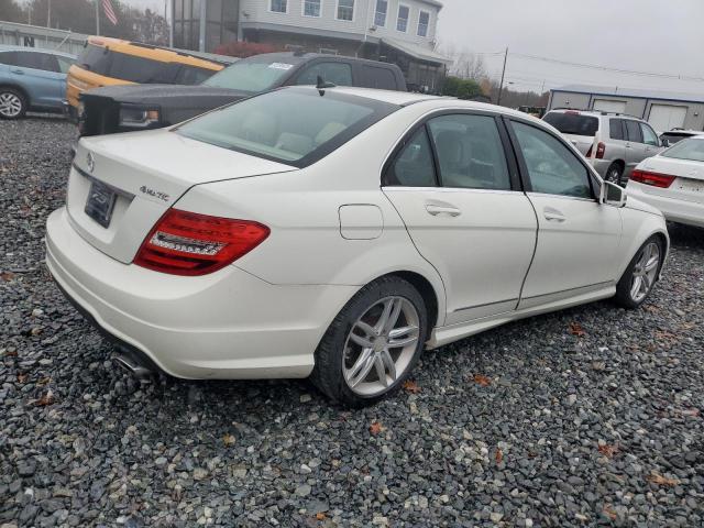 WDDGF8BB0CR210985 - 2012 MERCEDES-BENZ C 300 4MATIC WHITE photo 3