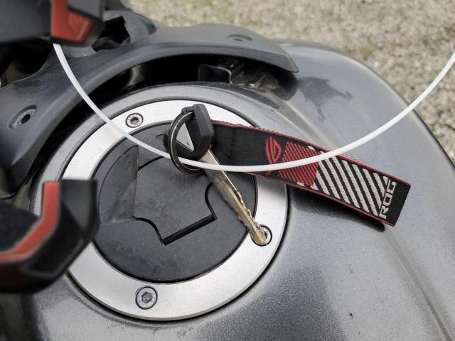 JKAENEC14JDA01393 - 2018 KAWASAKI EN650 C Boz foto 8