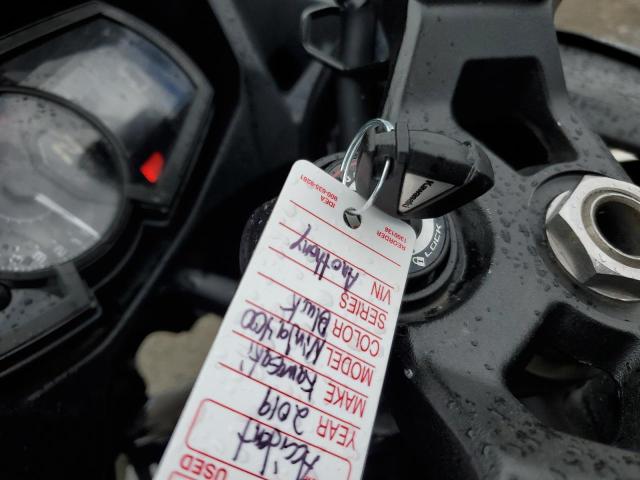 JKAEXKH17KDA20457 - 2019 KAWASAKI EX400 Schwarz Foto 8