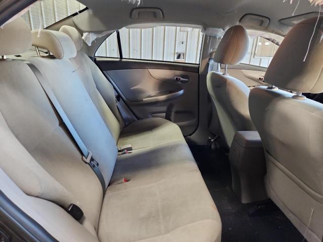 2T1BU4EE1DC971562 - 2013 TOYOTA COROLLA BASE Grau Foto 10