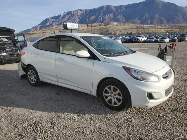 KMHCT4AE5DU364074 - 2013 HYUNDAI ACCENT GLS WHITE photo 4