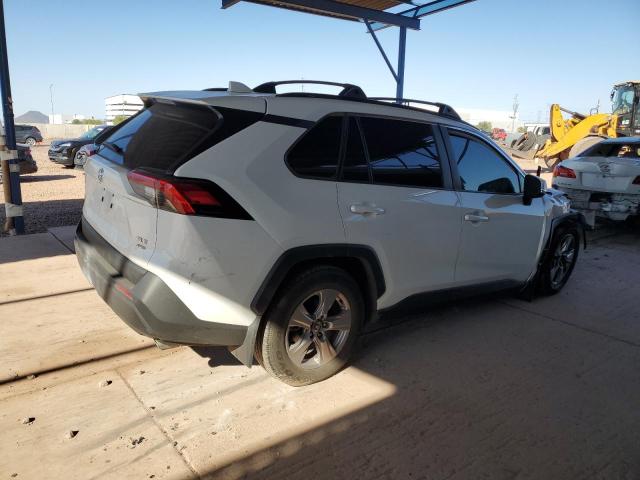 2T3P1RFV0PC354921 - 2023 TOYOTA RAV4 XLE Blanco foto 3