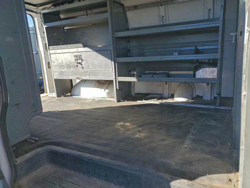 1GCUHAD43A1127785 - 2010 CHEVROLET EXPRESS G1 白色 照片 11