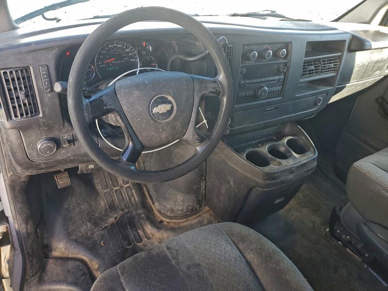 1GCUHAD43A1127785 - 2010 CHEVROLET EXPRESS G1 白色 照片 8