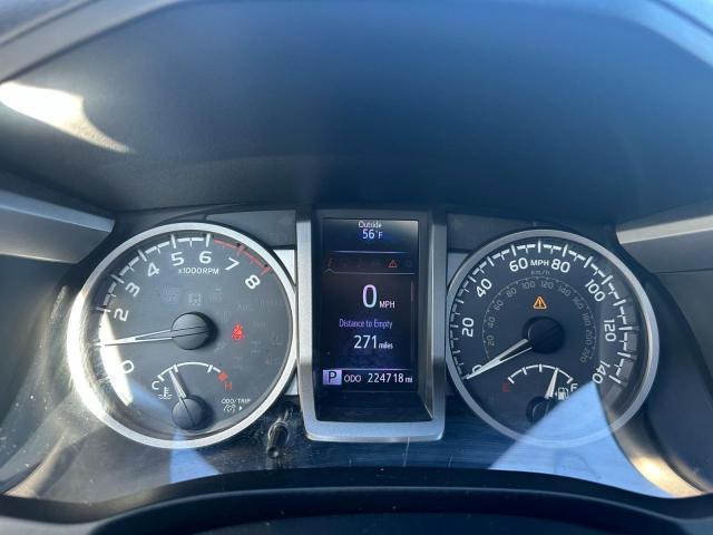 3TMGZ5AN2GM037232 - 2016 TOYOTA TACOMA DOUBLE CAB SILVER photo 8