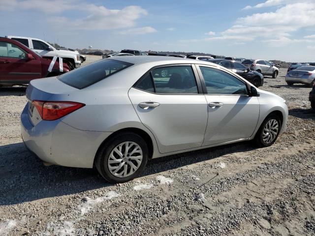 5YFBURHE6KP906907 - 2019 TOYOTA COROLLA L Gümüş fotoğraf 3