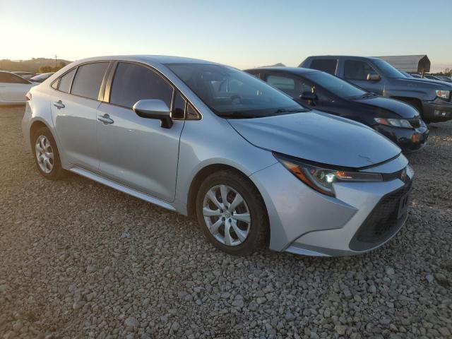 5YFEPMAE7NP308055 - 2022 TOYOTA COROLLA LE SILVER photo 4