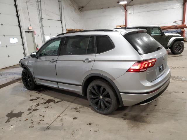 3VV2B7AX2MM036249 - 2021 VOLKSWAGEN TIGUAN SE Silber Foto 2