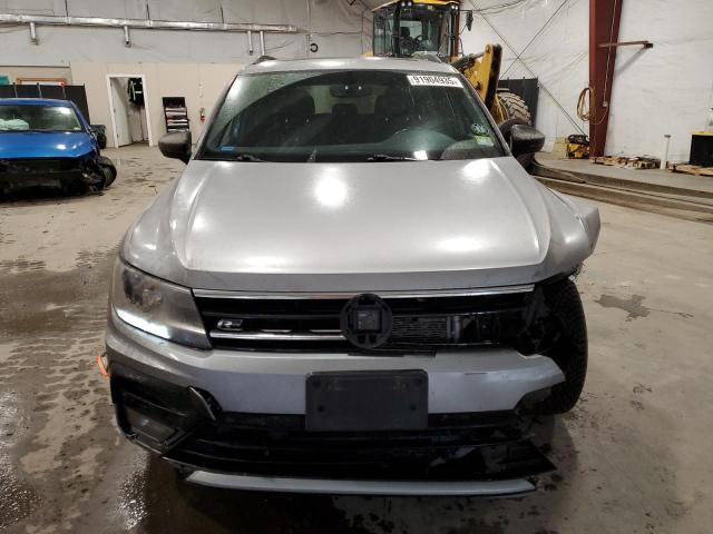 3VV2B7AX2MM036249 - 2021 VOLKSWAGEN TIGUAN SE Silber Foto 5