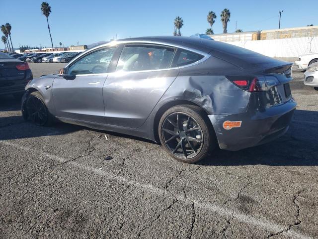 5YJ3E1EA3KF495305 - 2019 TESLA MODEL 3 ნაცრისფერი ფოტო 2