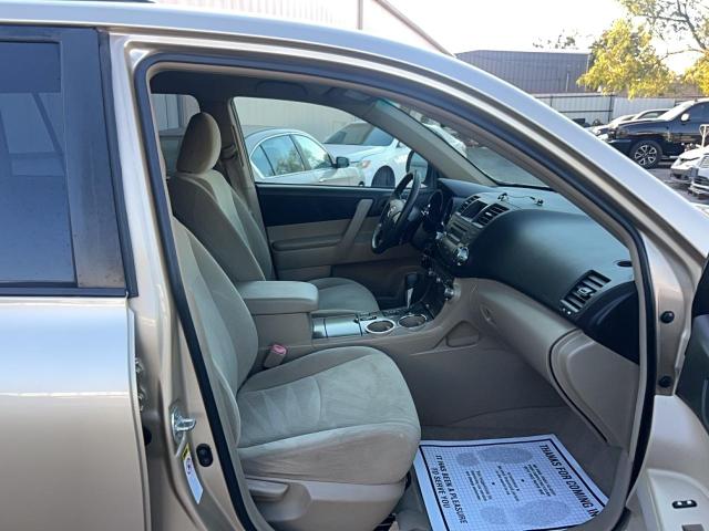 5TDZA3EH0AS005220 - 2010 TOYOTA HIGHLANDER TAN photo 5