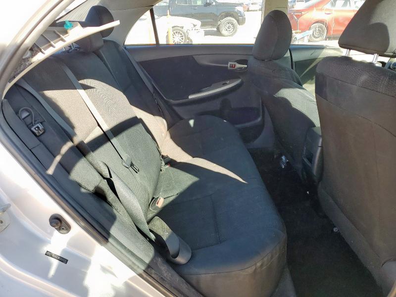 2T1BU4EE1BC609289 - 2011 TOYOTA COROLLA BASE SILVER photo 10