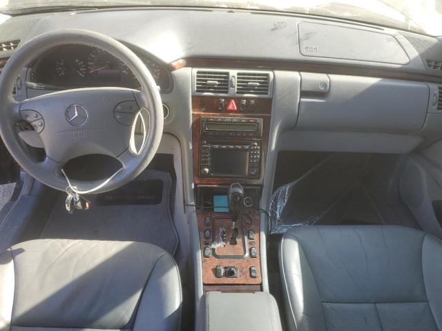 WDBJF65J61B262021 - 2001 MERCEDES-BENZ E 320 შავი ფოტო 8