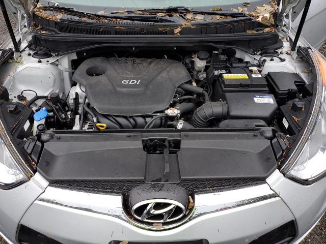 KMHTC6AD1GU302811 - 2016 HYUNDAI VELOSTER SILVER photo 11