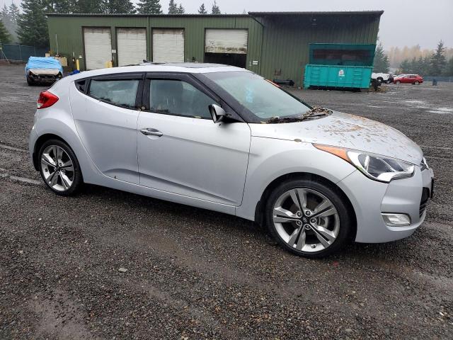 KMHTC6AD1GU302811 - 2016 HYUNDAI VELOSTER SILVER photo 4