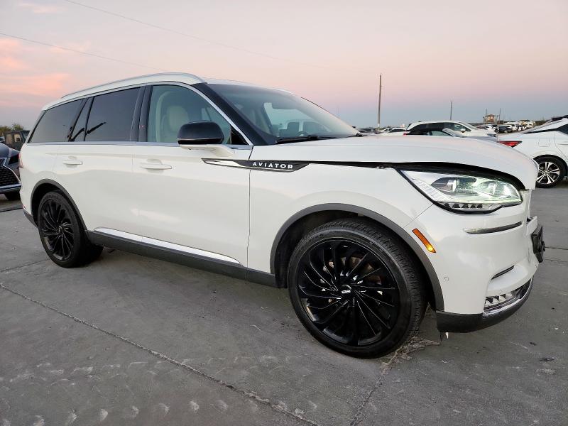 5LM5J7XC2LGL03880 - 2020 LINCOLN AVIATOR RESERVE Ақ фото 4