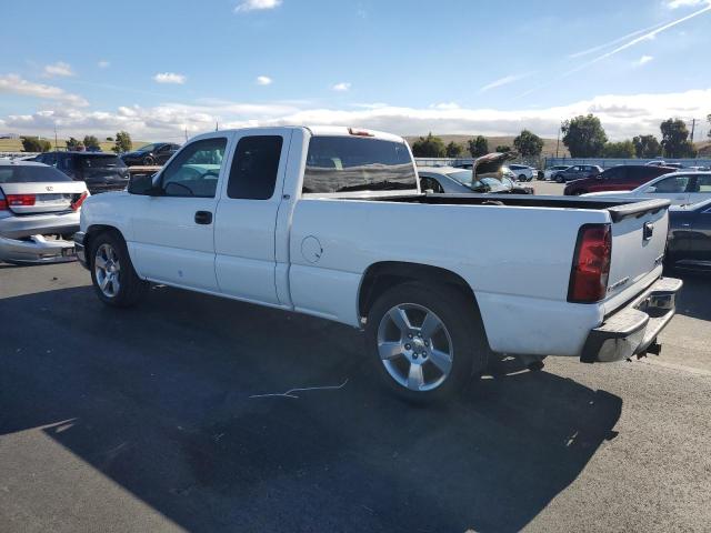 1GCEC19T55Z135851 - 2005 CHEVROLET SILVERADO C1500 WHITE photo 2