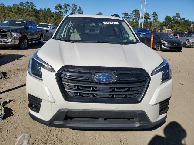JF2SKACC9PH437474 - 2023 SUBARU FORESTER WHITE photo 5