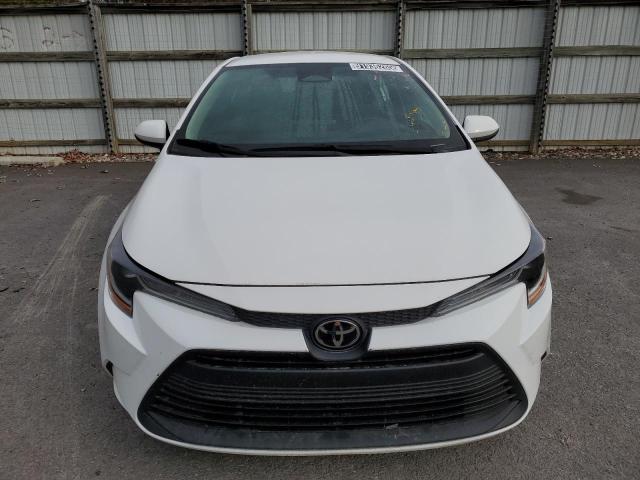 5YFB4MDE3RP155462 - 2024 TOYOTA COROLLA LE WHITE photo 5