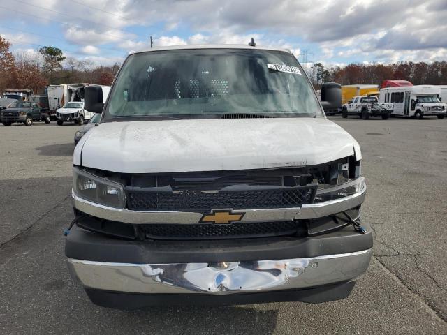 1GCWGAFP2R1263453 - 2024 CHEVROLET EXPRESS G2 თეთრი ფოტო 5