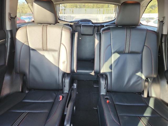 5TDKZRFH4KS573659 - 2019 TOYOTA HIGHLANDER SE WHITE photo 10