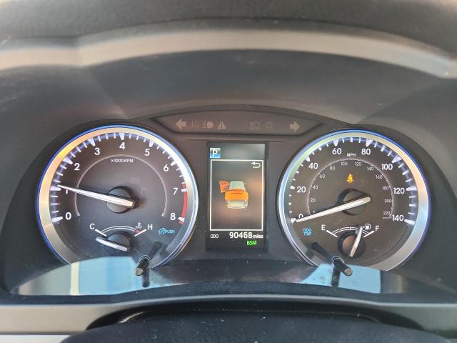 5TDKZRFH4KS573659 - 2019 TOYOTA HIGHLANDER SE WHITE photo 9