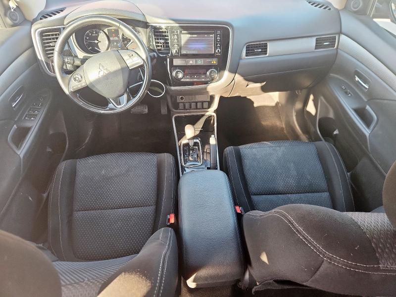 JA4AD2A33HZ064368 - 2017 MITSUBISHI OUTLANDER ES RED photo 8