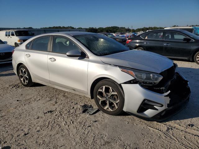 3KPF24ADXKE029626 - 2019 KIA FORTE FE 银色 照片 4