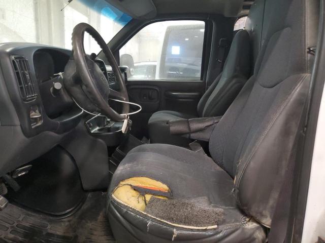 1GCHG35R521233358 - 2002 CHEVROLET EXPRESS G3 WHITE photo 7