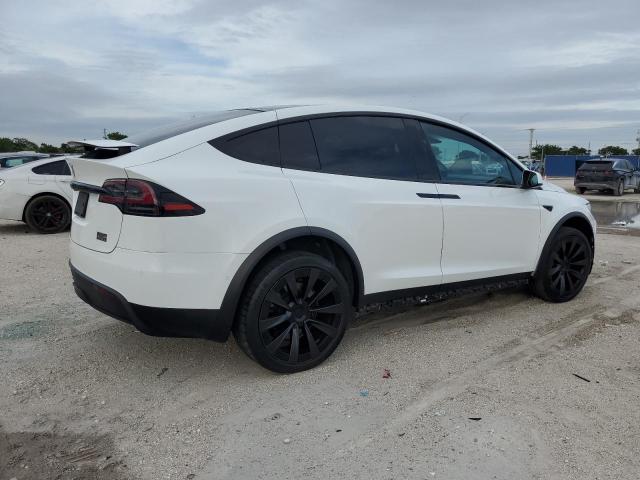 7SAXCBE63NF357327 - 2022 TESLA MODEL X WHITE photo 3
