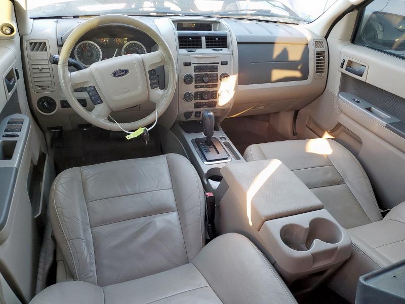 1FMCU9DG8BKB02369 - 2011 FORD ESCAPE XLT RED photo 8