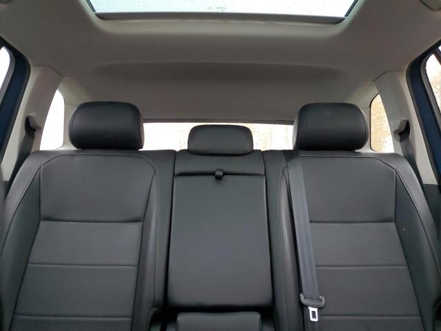 3VV2B7AX8JM010007 - 2018 VOLKSWAGEN TIGUAN SE BLUE photo 10