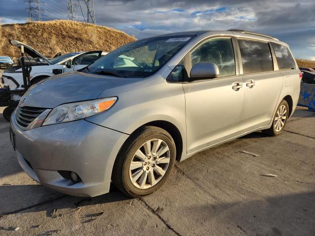 2014 TOYOTA SIENNA LE, 