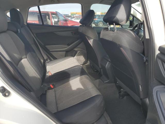 JF2GTAAC8JH308316 - 2018 SUBARU CROSSTREK Biały zdjęcie 11