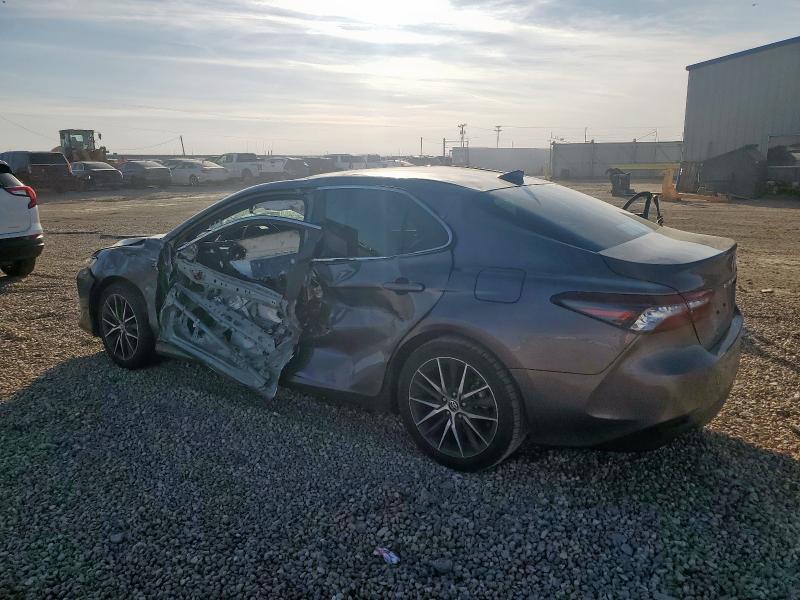 4T1F11AK0PU172329 - 2023 TOYOTA CAMRY XLE 灰色 照片 2
