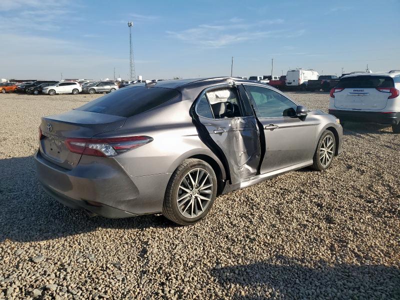 4T1F11AK0PU172329 - 2023 TOYOTA CAMRY XLE 灰色 照片 3