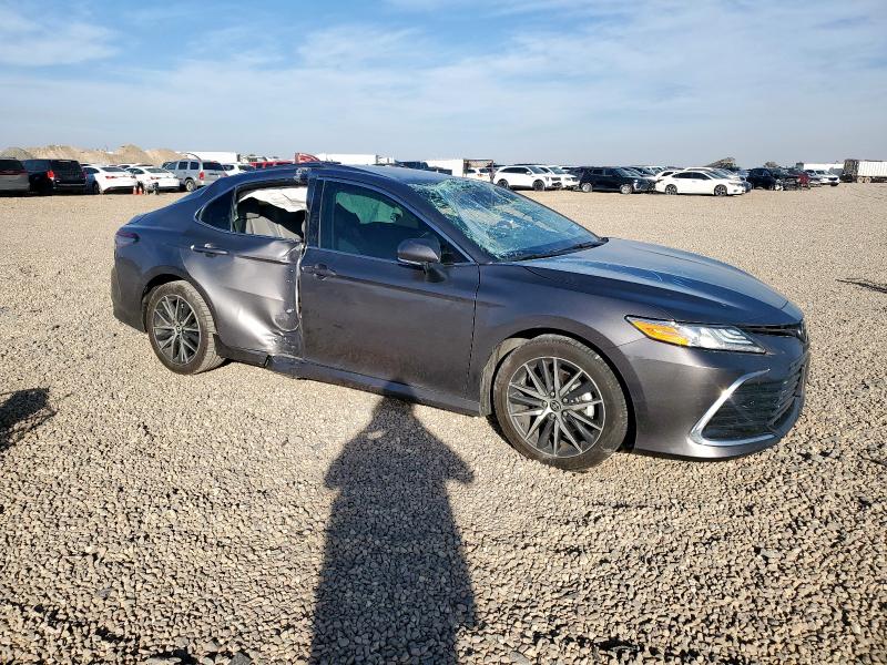 4T1F11AK0PU172329 - 2023 TOYOTA CAMRY XLE 灰色 照片 4