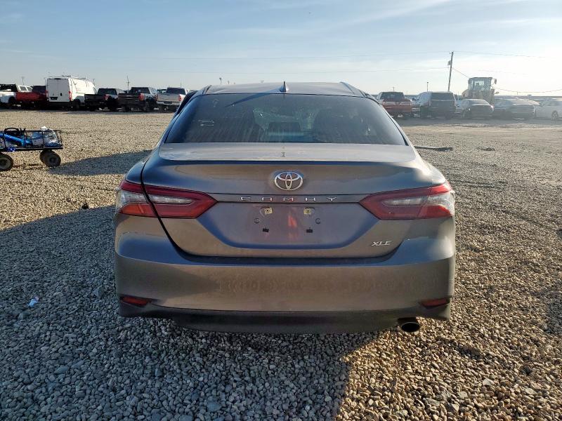 4T1F11AK0PU172329 - 2023 TOYOTA CAMRY XLE 灰色 照片 6