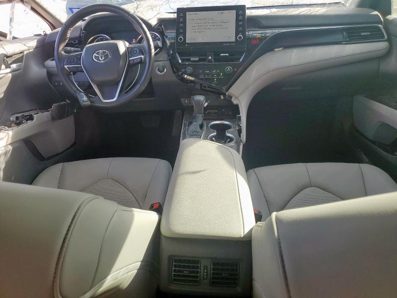 4T1F11AK0PU172329 - 2023 TOYOTA CAMRY XLE 灰色 照片 8