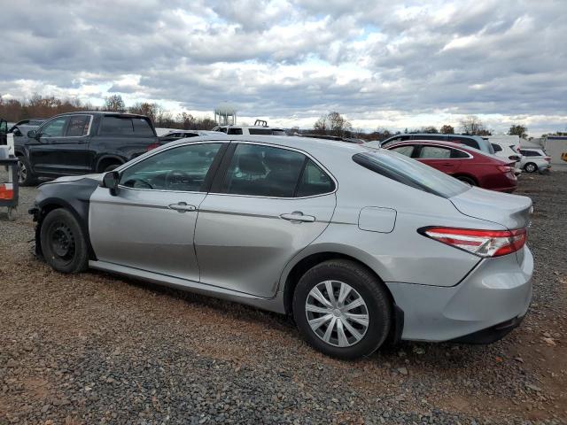 4T1C31AK3LU526674 - 2020 TOYOTA CAMRY LE SILVER photo 2