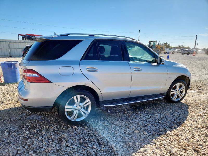 4JGDA5HB6CA043771 - 2012 MERCEDES-BENZ ML 350 4MATIC SILVER photo 3