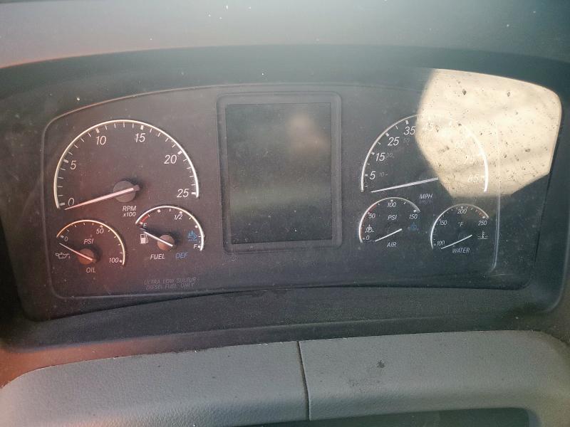 3AKJHHDV8KSKF7628 - 2019 FREIGHTLINER CASCADIA 1 Beyaz fotoğraf 8