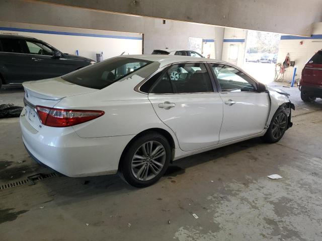 4T1BF1FK0FU105902 - 2015 TOYOTA CAMRY LE WHITE photo 3