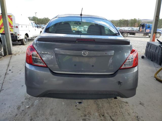 3N1CN7AP8JL808171 - 2018 NISSAN VERSA S 灰色 照片 6