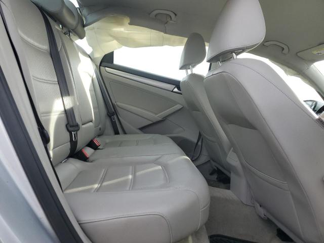 1VWAT7A36FC089445 - 2015 VOLKSWAGEN PASSAT S SILVER photo 10