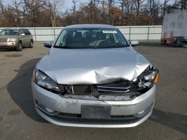 1VWAT7A36FC089445 - 2015 VOLKSWAGEN PASSAT S SILVER photo 5