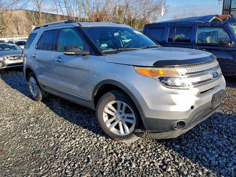 1FM5K8D89DGA22702 - 2013 FORD EXPLORER XLT SILVER photo 4