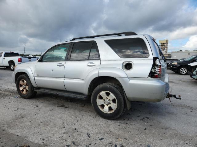 JTEZU14R868063055 - 2006 TOYOTA 4RUNNER SR5 银色 照片 2