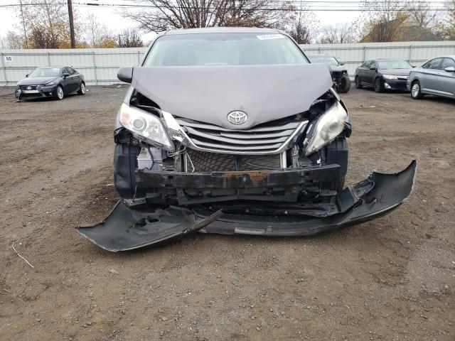 5TDDK3DC7BS025818 - 2011 TOYOTA SIENNA XLE GRAY photo 5
